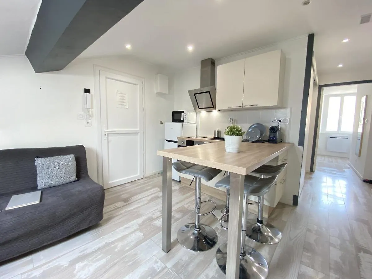 Appartement T2 centre-ville place d'Armes Clim-Wifi Toulon France